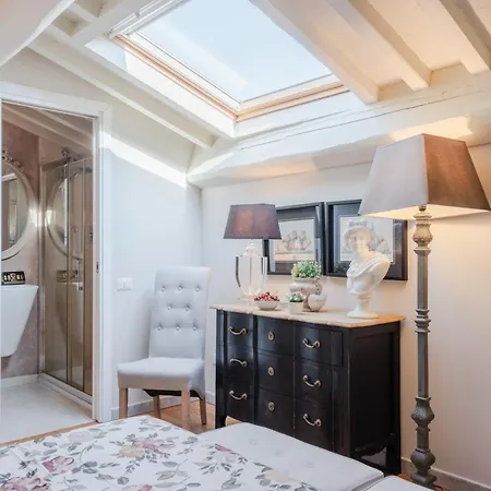 Casa Laura, Unwind Yourself On A Luxury Terrace In Town Apartment