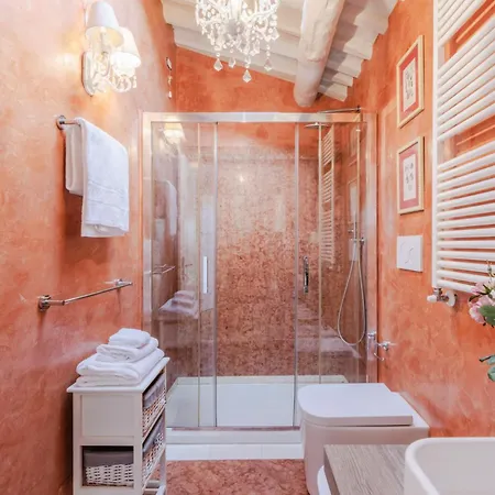 Casa Laura, Unwind Yourself On A Luxury Terrace In Town *