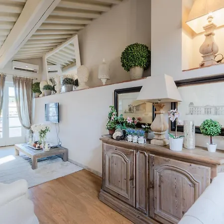 Casa Laura, Unwind Yourself On A Luxury Terrace In Town Apartment *